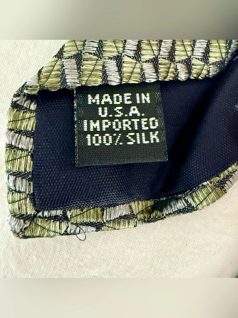 Geoffrey Beene 100% Silk Tie Green Gray Geometric Woven Necktie 58” Long